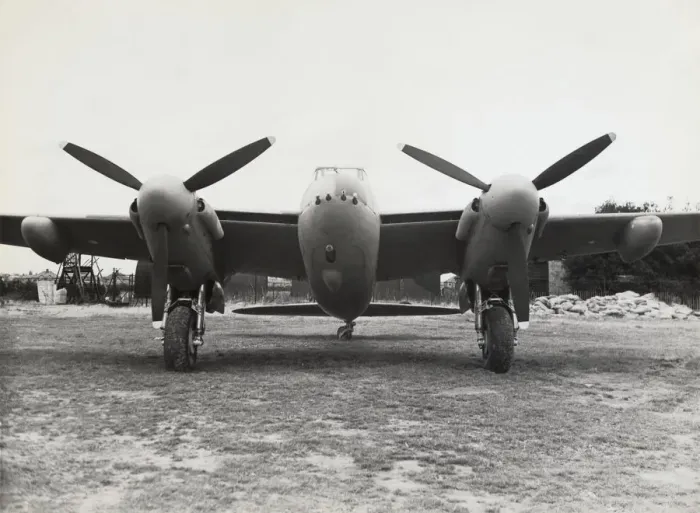 Framed Print : de Havilland DH-98 Mosquito FB-6 Framed Print : de Havilland DH-98 Mosquito FB-6