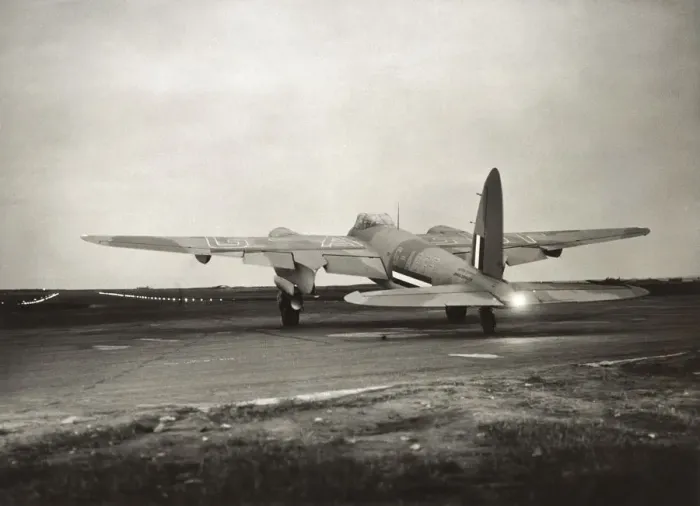 Framed Print : de Havilland DH-98 Mosquito FB-6 Framed Print : de Havilland DH-98 Mosquito FB-6