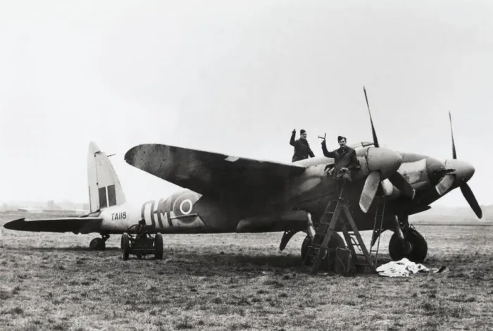 Framed Print : de Havilland DH-98 Mosquito FB-6 Framed Print : de Havilland DH-98 Mosquito FB-6
