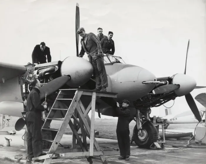 Framed Print : de Havilland DH-98 Mosquito FB-6 Framed Print : de Havilland DH-98 Mosquito FB-6
