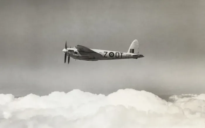 Framed Print : de Havilland DH-98 Mosquito T-3 Framed Print : de Havilland DH-98 Mosquito T-3