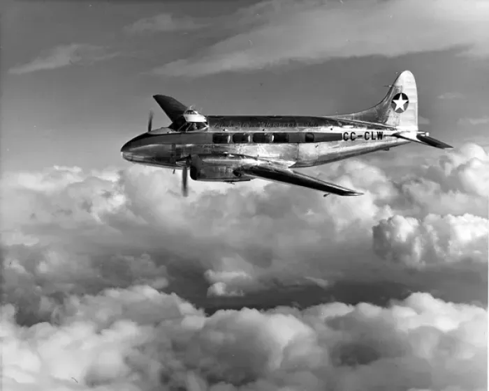 Framed Print : de Havilland DH104 Dove 1 CC-CLW of Linea Aerea Nacional Framed Print : de Havilland DH104 Dove 1 CC-CLW of Linea Aerea Nacional