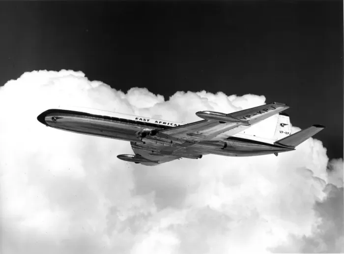 Framed Print : de Havilland DH106 Comet 4 VP-KPJ of East African Airways Framed Print : de Havilland DH106 Comet 4 VP-KPJ of East African Airways