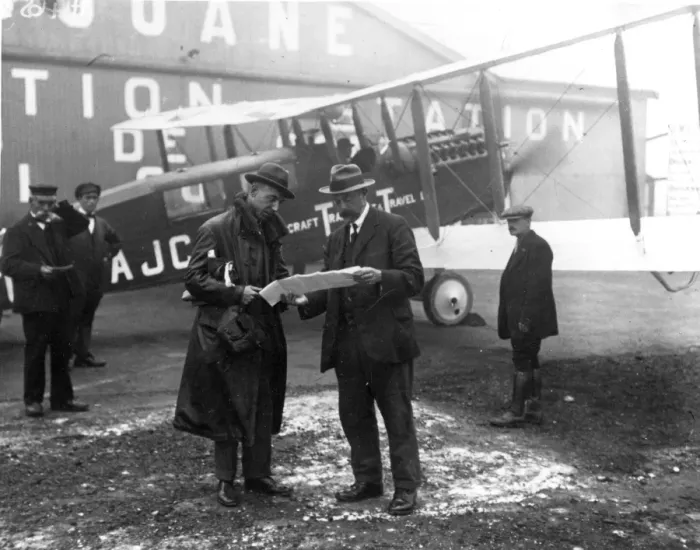 Framed Print : de Havilland DH4A, G-EAJC, of Aircraft Transport and Tra? Framed Print : de Havilland DH4A, G-EAJC, of Aircraft Transport and Tra?