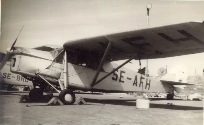 Framed Print : de Havilland DH80A Puss Moth, SE-AFH Framed Print : de Havilland DH80A Puss Moth, SE-AFH
