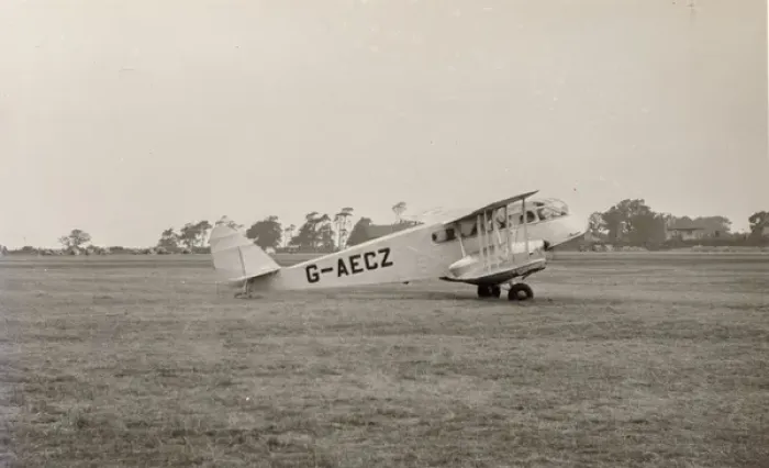 Framed Print : de Havilland DH84 Dragon, G-AECZ Framed Print : de Havilland DH84 Dragon, G-AECZ