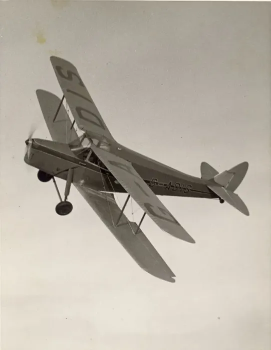 Framed Print : de Havilland DH87A Hornet Moth, G-ADIS Framed Print : de Havilland DH87A Hornet Moth, G-ADIS