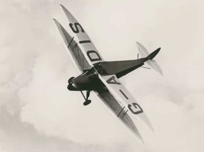 Framed Print : de Havilland DH87A Hornet Moth, G-ADIS Framed Print : de Havilland DH87A Hornet Moth, G-ADIS