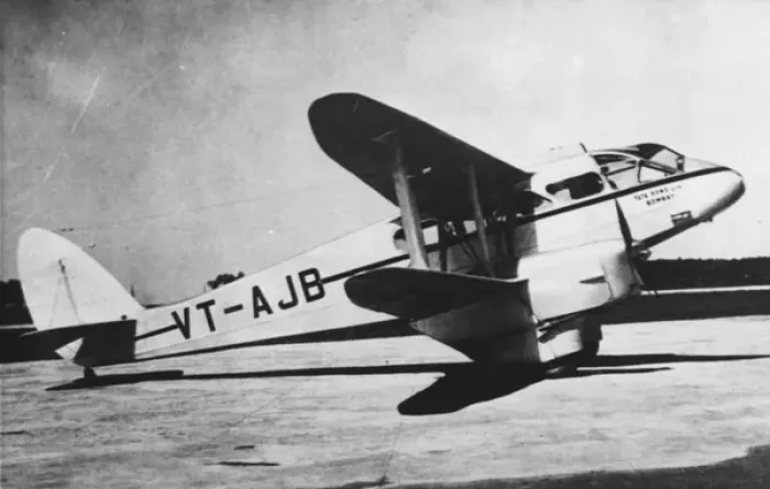 Framed Print : De Havilland DH89 Dragon Rapide -Tata Sons, (side view Framed Print : De Havilland DH89 Dragon Rapide -Tata Sons, (side view