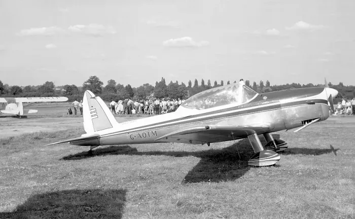 Framed Print : de Havilland DHC-1 Chipmunk 22 G-AOTM Framed Print : de Havilland DHC-1 Chipmunk 22 G-AOTM