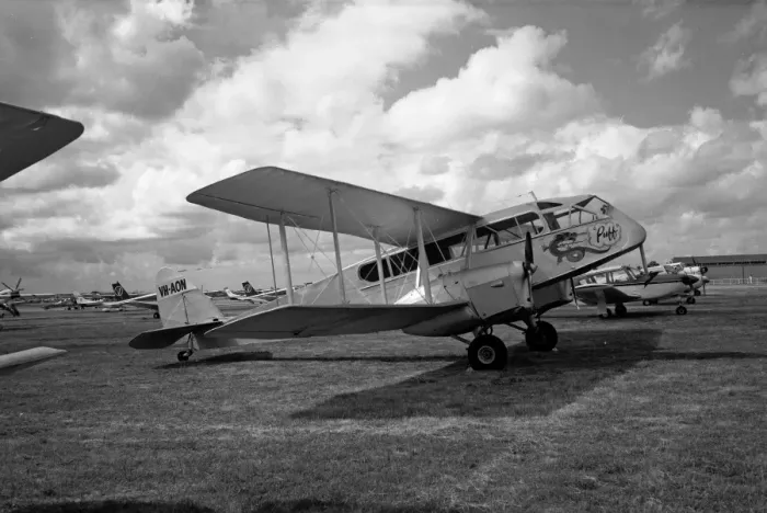 Framed Print : De Havilland Dragon VH-AON Puff Private Wodonga, Australia