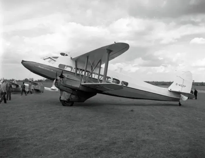 Framed Print : De Havilland Express G-ACZP Hampshire Aeroplane Club 1939 Framed Print : De Havilland Express G-ACZP Hampshire Aeroplane Club 1939