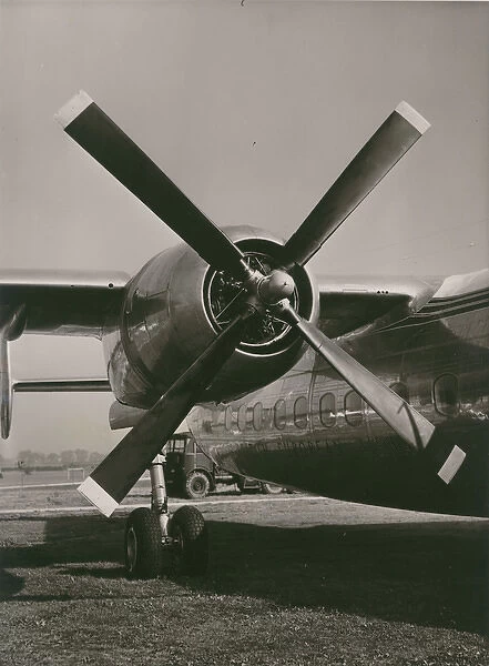 de Havilland hollow-steel-bladed propeller under development
