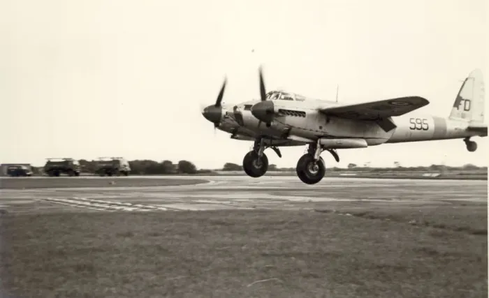 Framed Print : de Havilland Mosquito PRXVI Framed Print : de Havilland Mosquito PRXVI
