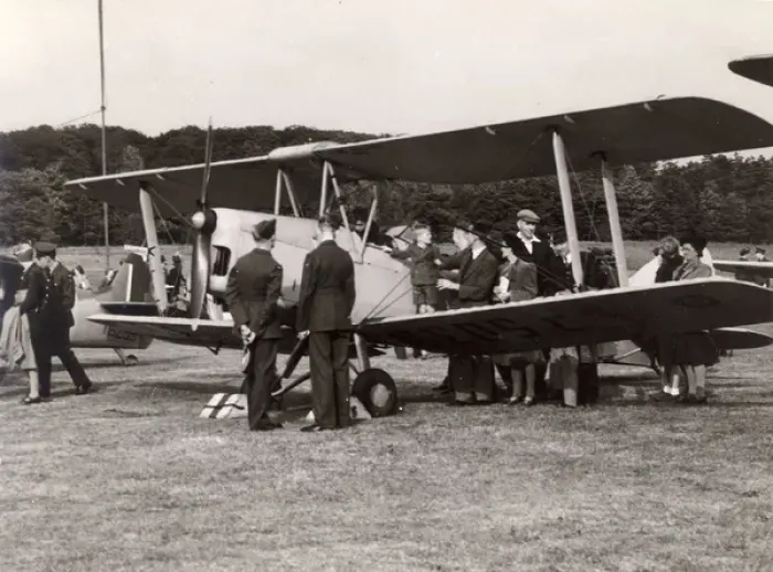 Framed Print : A de Havilland Tiger Moth Framed Print : A de Havilland Tiger Moth