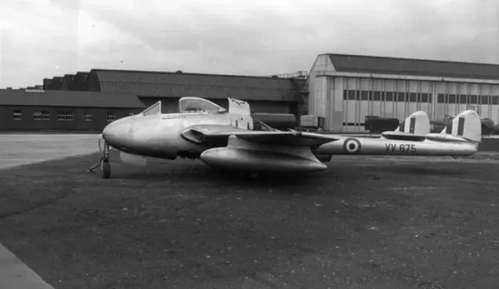 Framed Print : de Havilland Vampire FB5 VV675 at Hatfield Framed Print : de Havilland Vampire FB5 VV675 at Hatfield