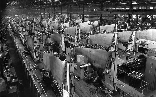 Hawker Hunter wings in production May 1954