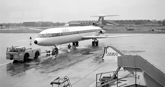Framed Print : Hawker Siddeley HS. 121 Trident 3B G-AWZI Framed Print : Hawker Siddeley HS. 121 Trident 3B G-AWZI