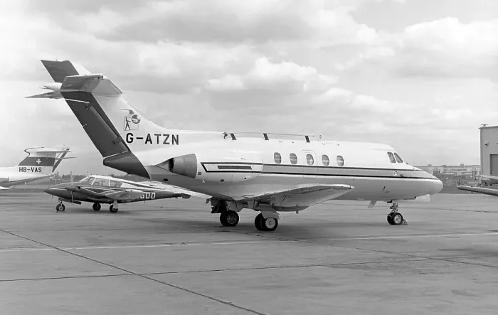 Framed Print : Hawker Siddeley HS-125-3A G-ATZN Framed Print : Hawker Siddeley HS-125-3A G-ATZN
