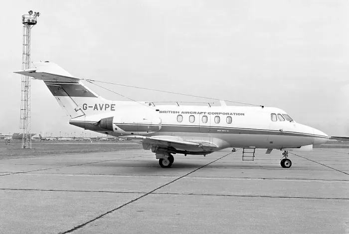 Framed Print : Hawker Siddeley HS-125-3B G-AVPE (msn 25127) Framed Print : Hawker Siddeley HS-125-3B G-AVPE (msn 25127)