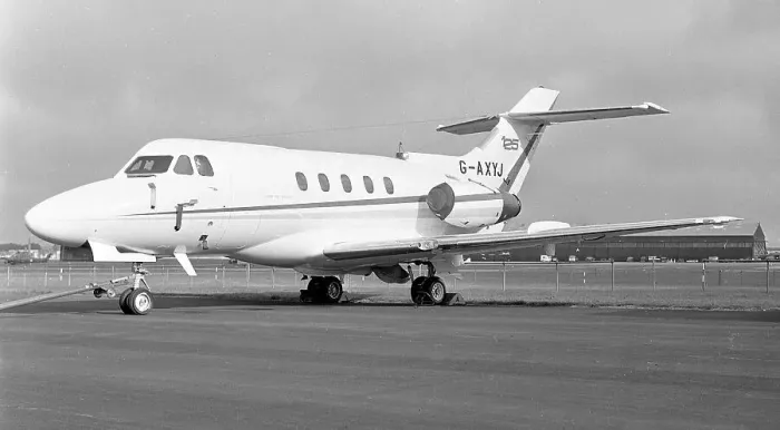 Framed Print : Hawker Siddeley HS. 125-403B G-AXYJ Framed Print : Hawker Siddeley HS. 125-403B G-AXYJ