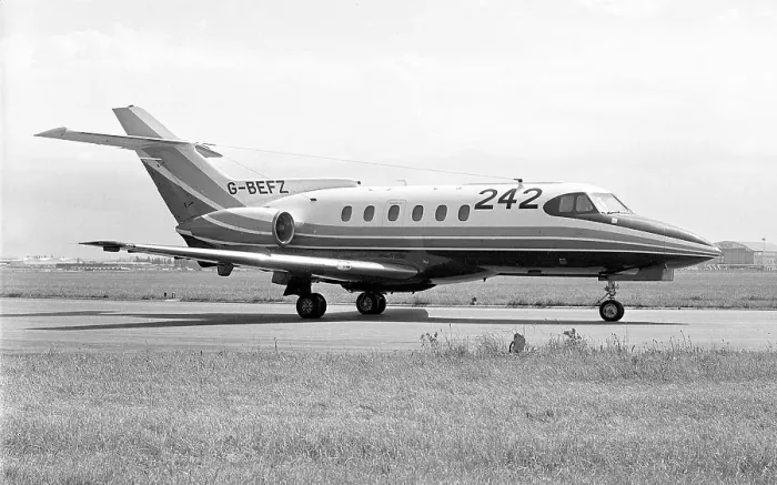 Framed Print : Hawker Siddeley HS-125-700B G-BEFZ Framed Print : Hawker Siddeley HS-125-700B G-BEFZ