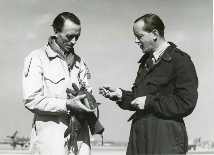 Framed Print : Hawker test pilots Flt Lt Ralph S. Munday and Cpt Hs Broad Framed Print : Hawker test pilots Flt Lt Ralph S. Munday and Cpt Hs Broad