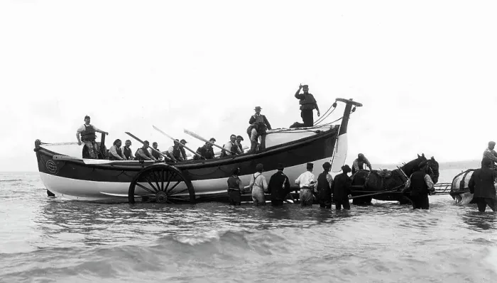 Framed Print : Hayle Lifeboat early 1900s Framed Print : Hayle Lifeboat early 1900s