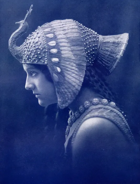 Framed Print : The Head Decorative - A Fashion of Old Egypt Framed Print : The Head Decorative - A Fashion of Old Egypt