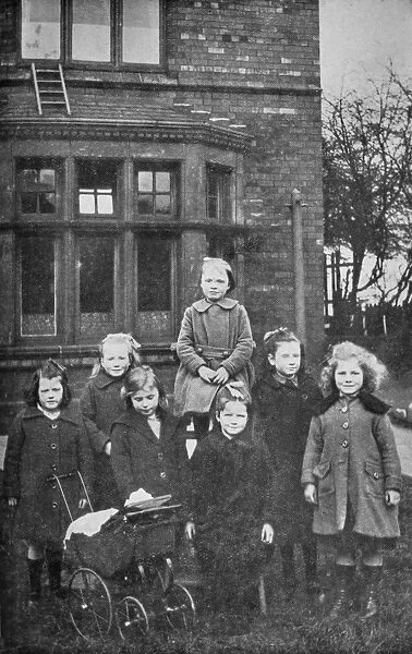 Headingley Orphan Homes, Leeds - Group of Girls