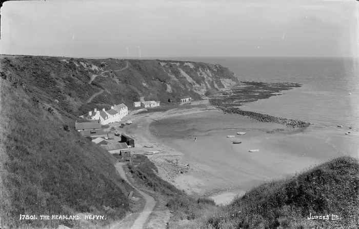 Framed Print : The Headland, Nefyn Framed Print : The Headland, Nefyn