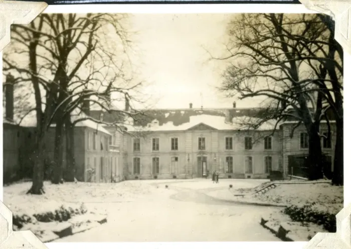 Framed Print : Headquarters, Chateau d Etreux, Saint Cloud, France, WW2 Framed Print : Headquarters, Chateau d Etreux, Saint Cloud, France, WW2