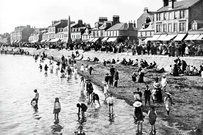 Framed Print : Helensburgh early 1900's Framed Print : Helensburgh early 1900's
