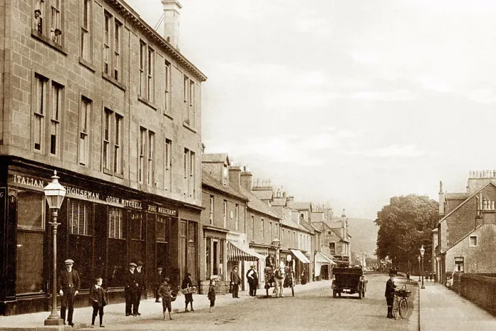 Framed Print : Helensburgh East Clyde Street early 1900s Framed Print : Helensburgh East Clyde Street early 1900s