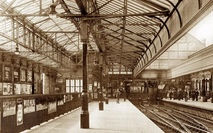 Framed Print : Helensburgh Railway Station early 1900s Framed Print : Helensburgh Railway Station early 1900s