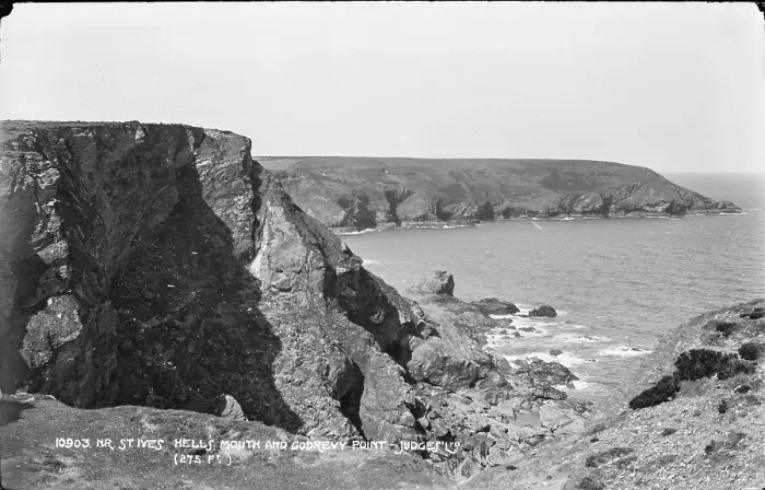 Framed Print : Hells Mouth and Godrevy Point Framed Print : Hells Mouth and Godrevy Point