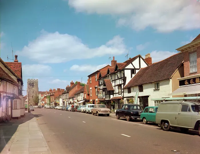 Framed Print : Henley-in-Arden - High Street Framed Print : Henley-in-Arden - High Street