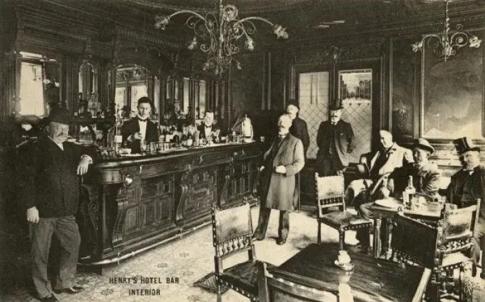 Framed Print : Henrys hotel bar interior. Paris Framed Print : Henrys hotel bar interior. Paris
