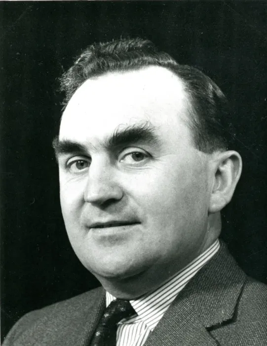 Framed Print : Herbert Harry Pearcey, CEng, FRAeS (1921-2015) Framed Print : Herbert Harry Pearcey, CEng, FRAeS (1921-2015)