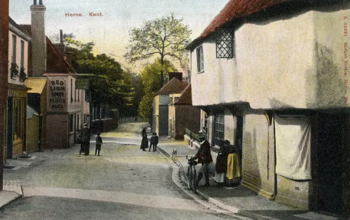 Framed Print : Herne, Kent with The Red Lion Inn Framed Print : Herne, Kent with The Red Lion Inn