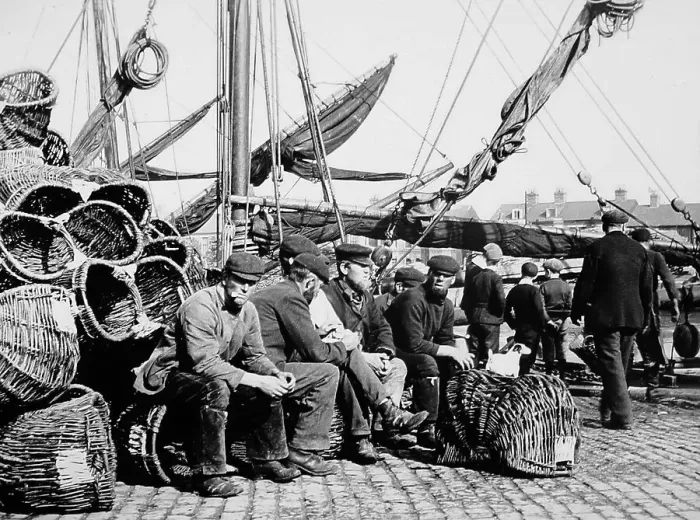 Framed Print : Herring fishing, Great Yarmouth, early 1900s Framed Print : Herring fishing, Great Yarmouth, early 1900s