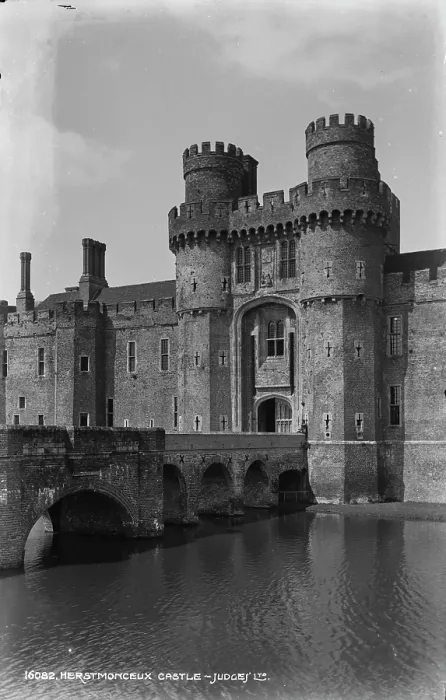 Framed Print : Herstmonceux Castle Framed Print : Herstmonceux Castle