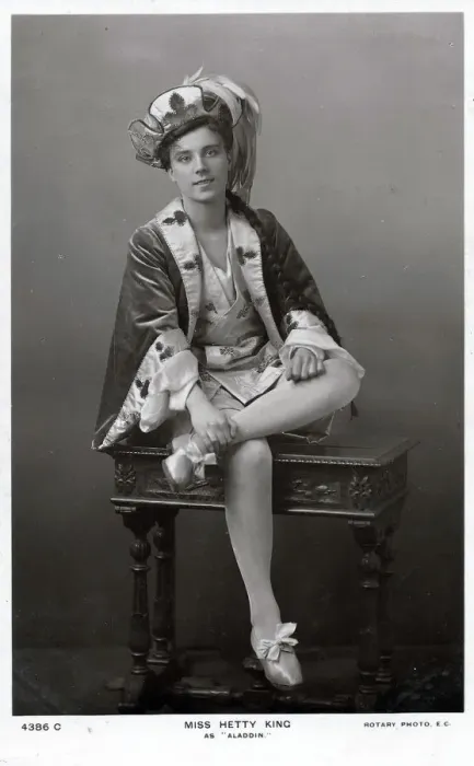 Framed Print : Hetty King music hall male impersonator 1883-1972 Framed Print : Hetty King music hall male impersonator 1883-1972