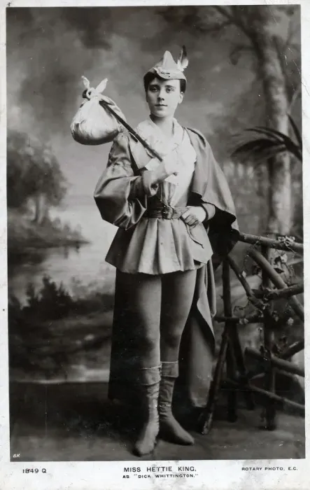 Framed Print : Hetty King music hall male impersonator 1883-1972 Framed Print : Hetty King music hall male impersonator 1883-1972