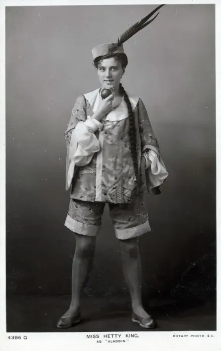 Framed Print : Hetty King music hall male impersonator 1883-1972 Framed Print : Hetty King music hall male impersonator 1883-1972