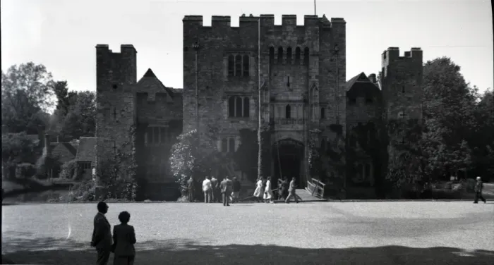 Framed Print : Hever Castle, Edenbridge, Kent Framed Print : Hever Castle, Edenbridge, Kent