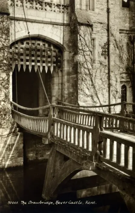 Framed Print : Hever Castle, Hever, Kent Framed Print : Hever Castle, Hever, Kent
