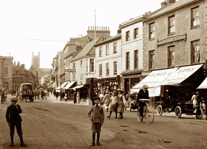 Framed Print : High Street, Andover, early 1900s Framed Print : High Street, Andover, early 1900s