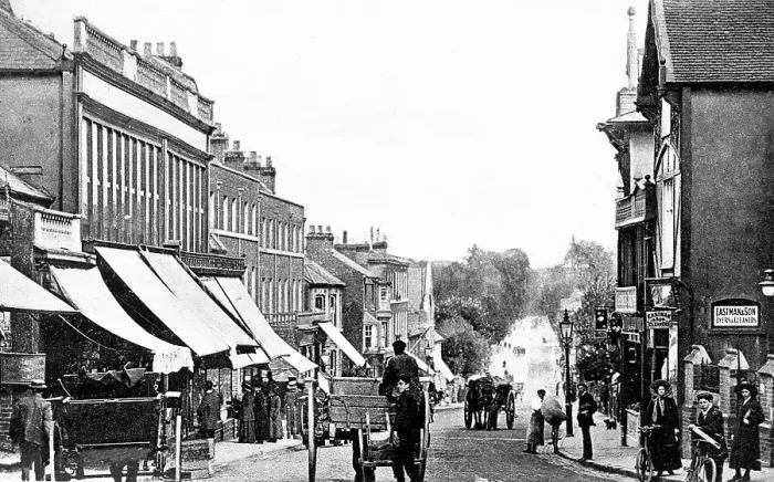 Framed Print : High Street, Aylesbury early 1900's Framed Print : High Street, Aylesbury early 1900's