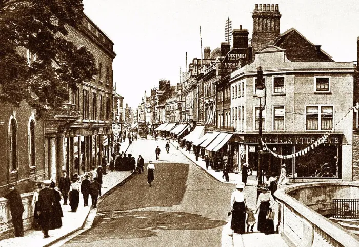 Framed Print : High Street, Bedford, early 1900s Framed Print : High Street, Bedford, early 1900s